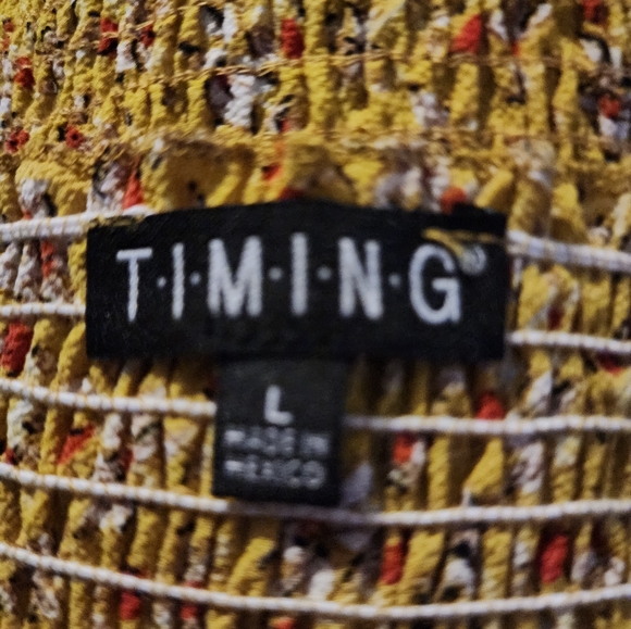 NWT Timing Floral Off The Shoulder Blouse Size Large - Picture 3 of 3